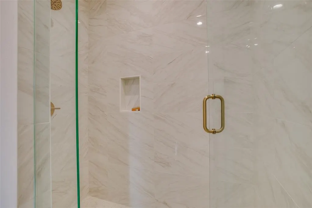 7207 Gaston Avenue, #2003