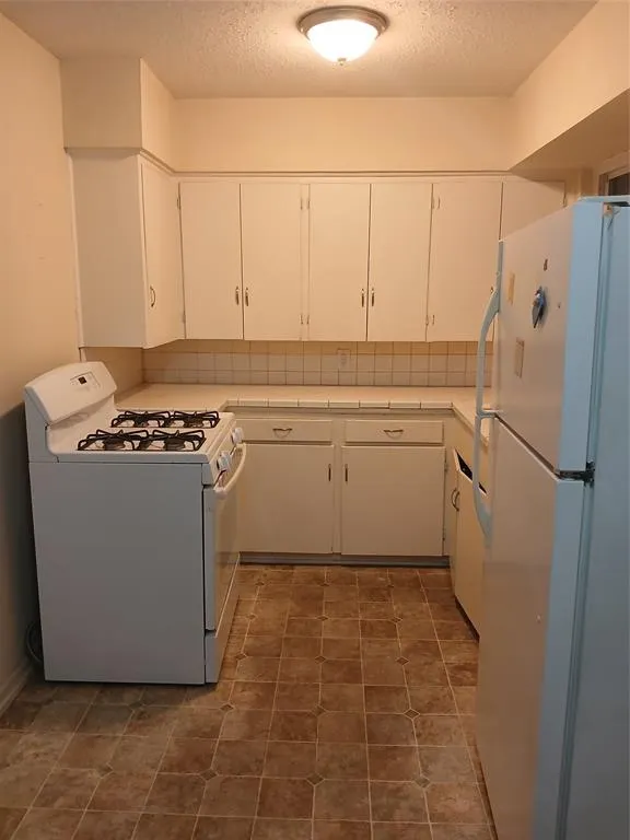 3015 Avon Street, #3015