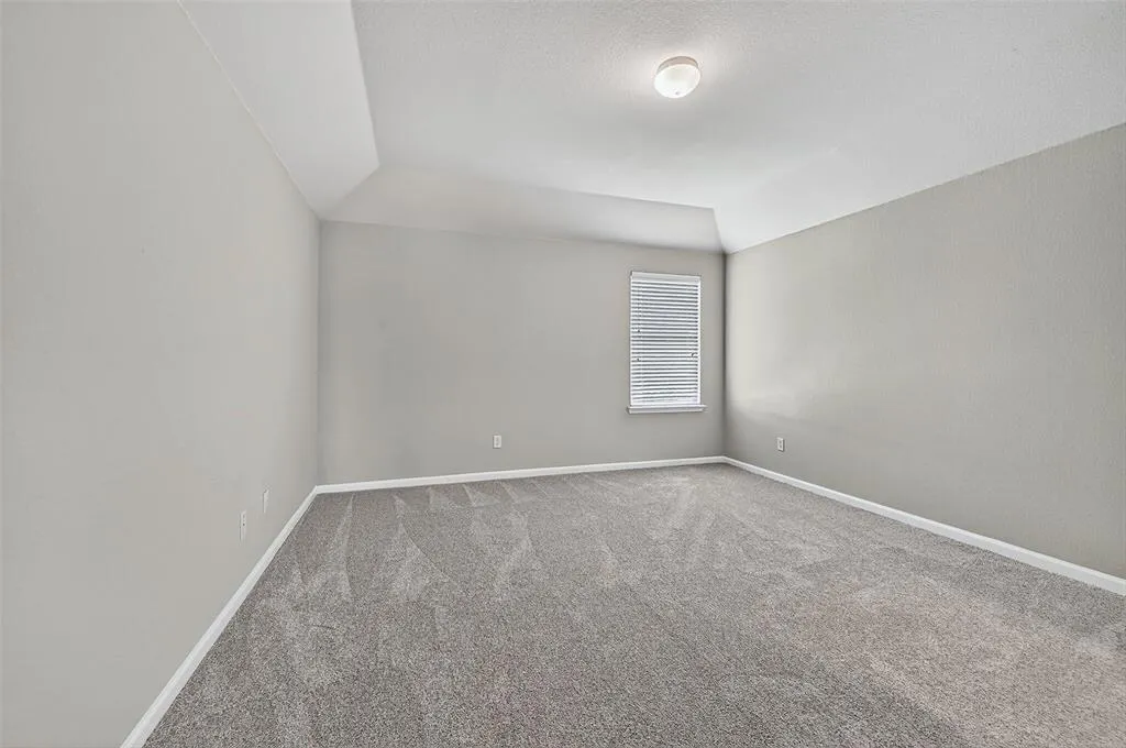 405 Roger Graves Circle