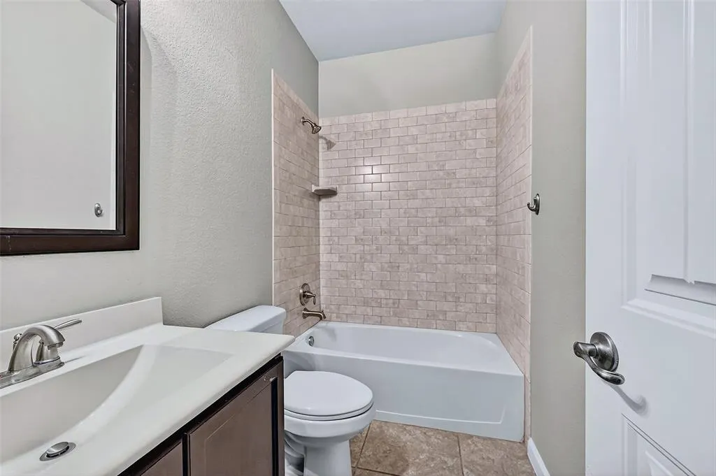 405 Roger Graves Circle