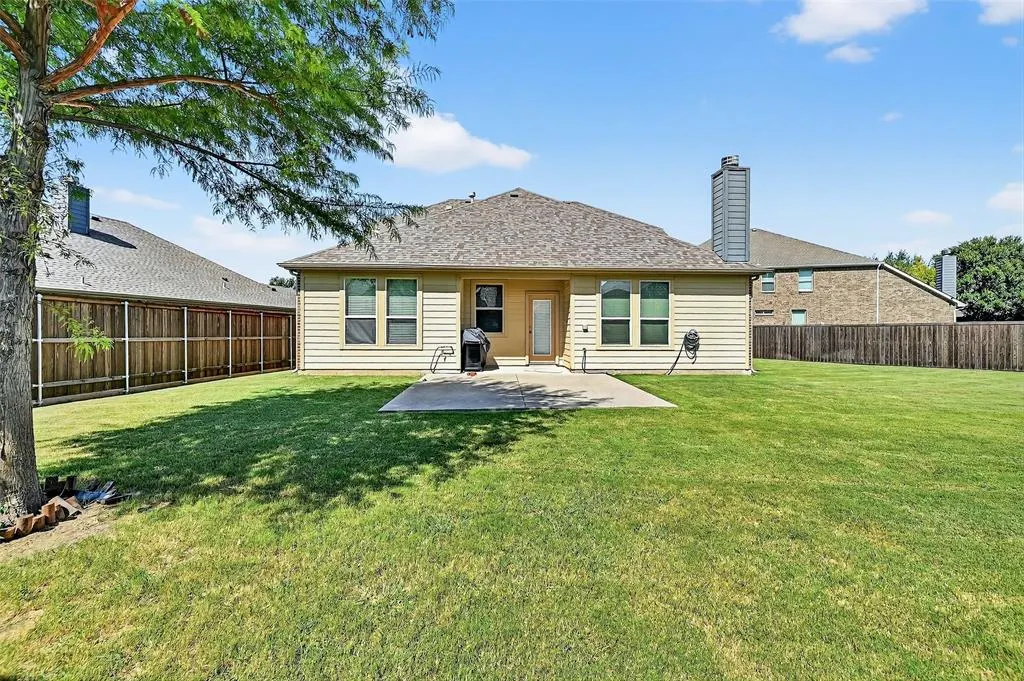 405 Roger Graves Circle