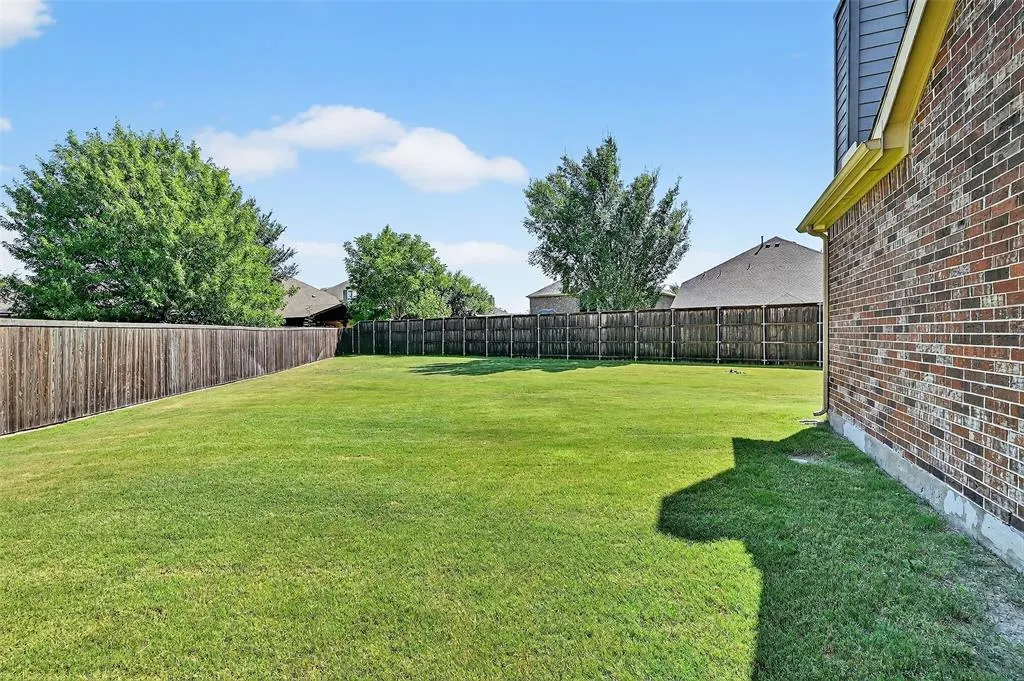 405 Roger Graves Circle