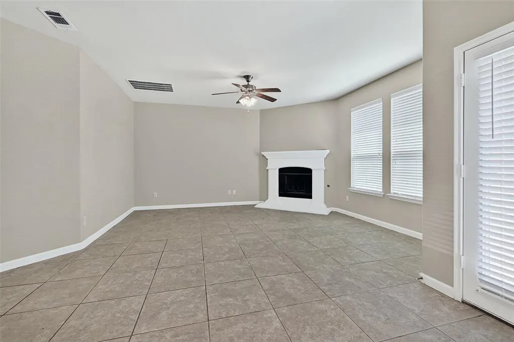 405 Roger Graves Circle