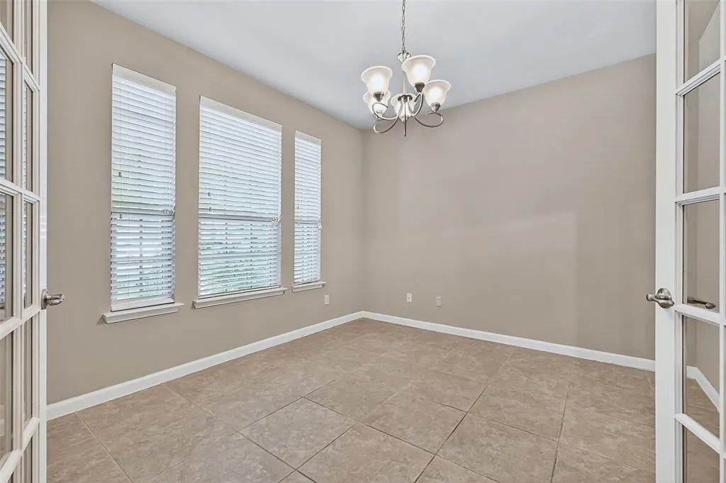 405 Roger Graves Circle