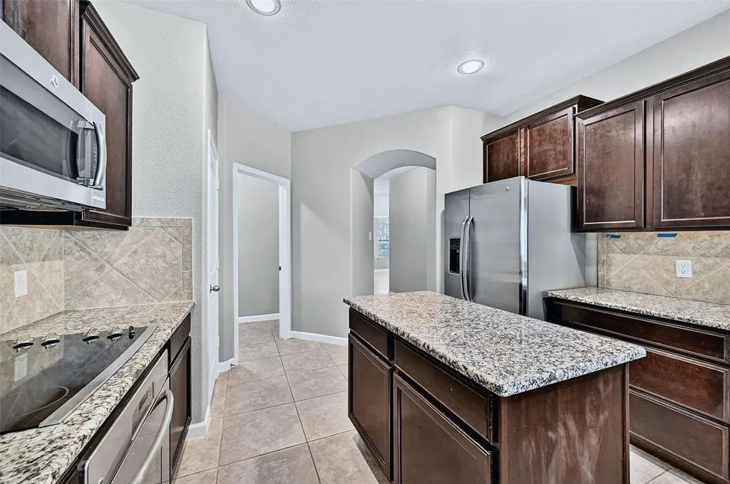 405 Roger Graves Circle