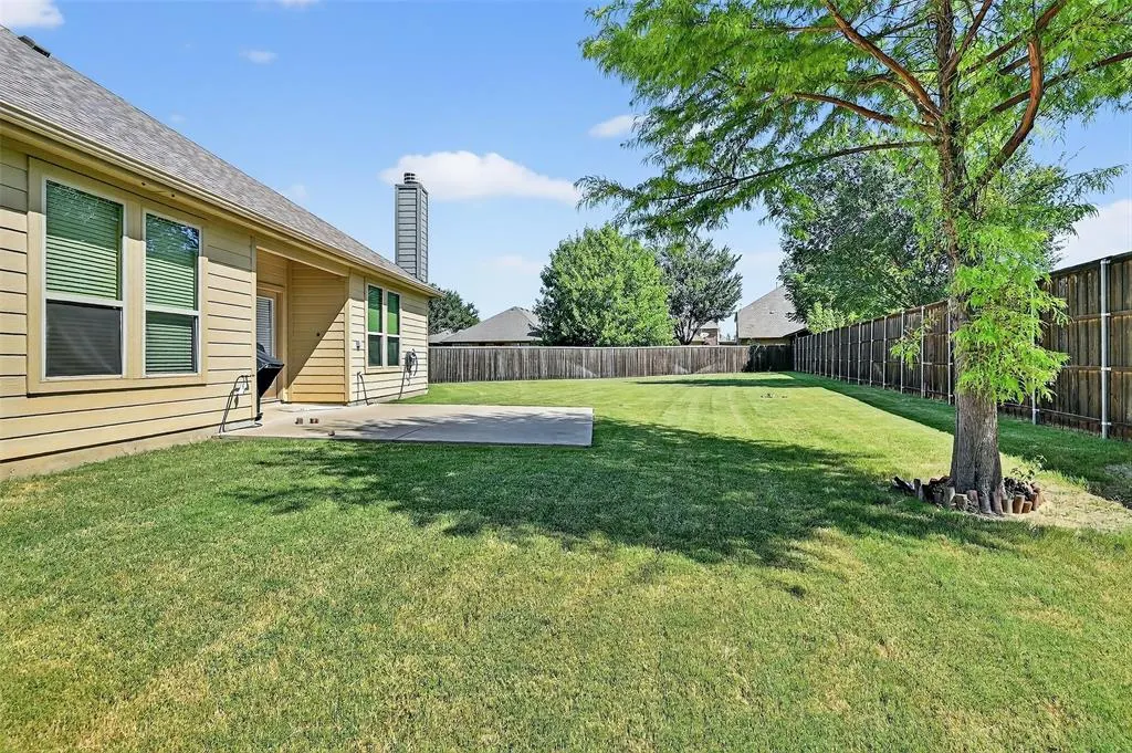 405 Roger Graves Circle