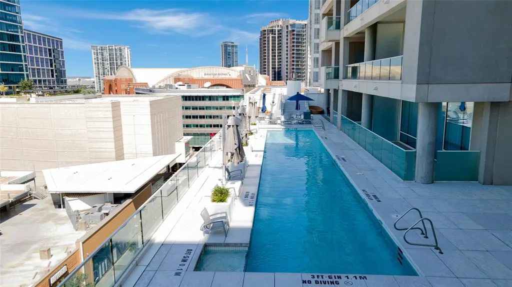 2408 Victory Park Lane, #832