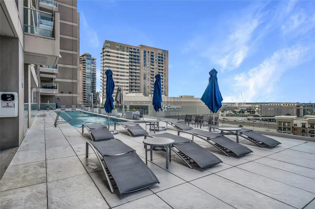 2408 Victory Park Lane, #832