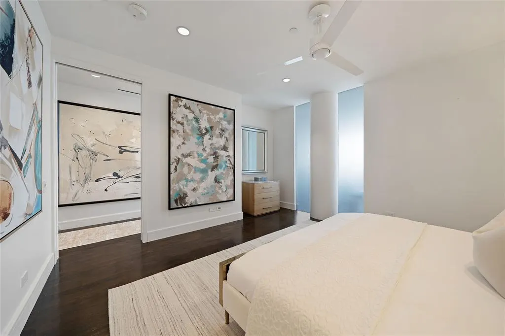 2408 Victory Park Lane, #832