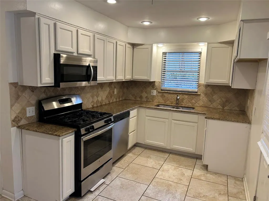 888 Berkinshire Drive