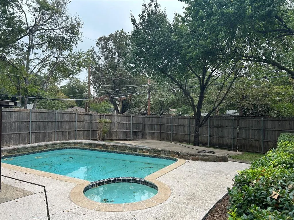 888 Berkinshire Drive