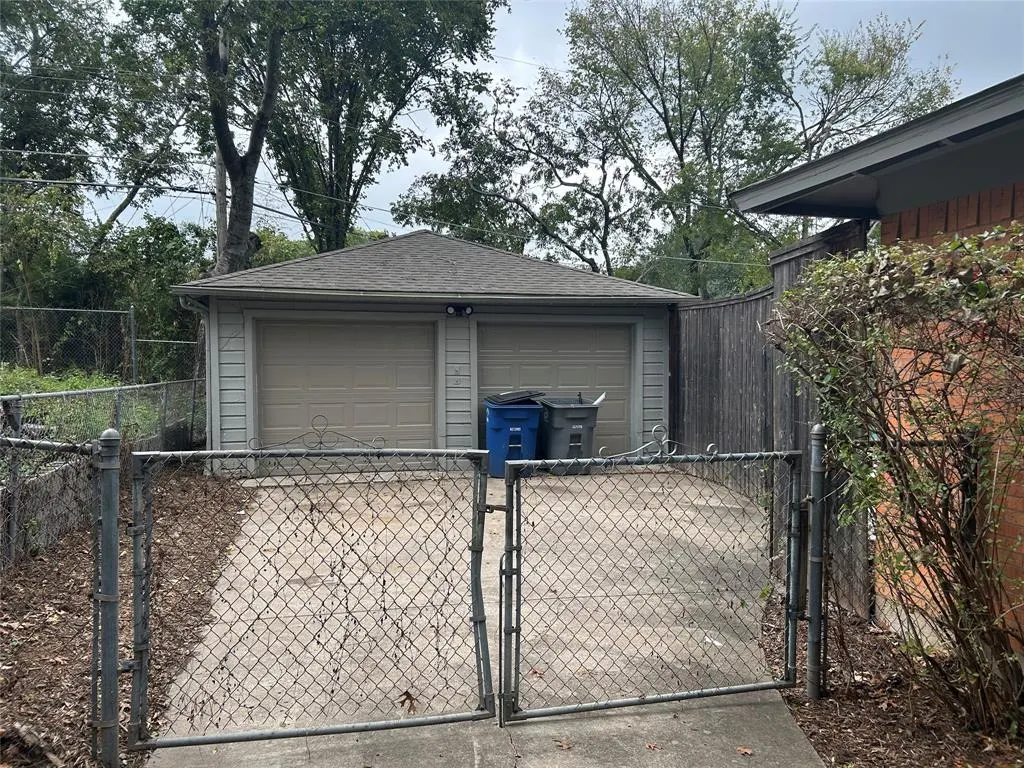 888 Berkinshire Drive