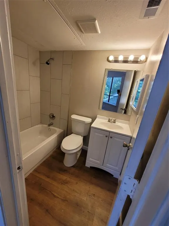 9815 Walnut Street, #304