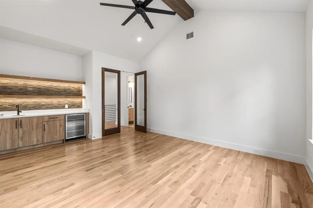 5916 Ellsworth Avenue