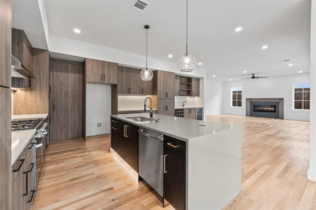 5916 Ellsworth Avenue