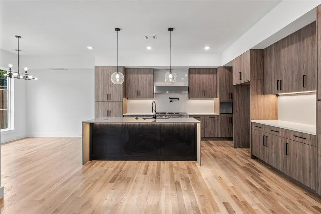 5916 Ellsworth Avenue