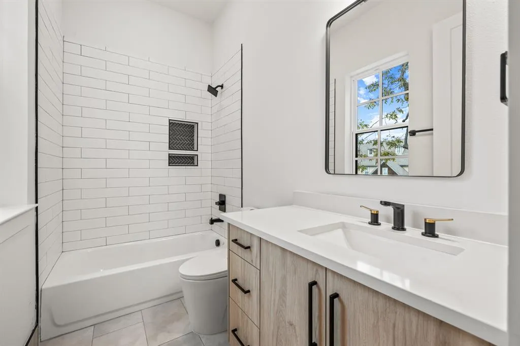 5916 Ellsworth Avenue