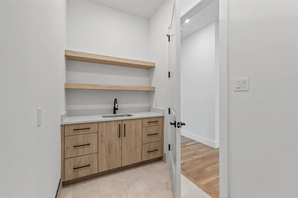 5916 Ellsworth Avenue