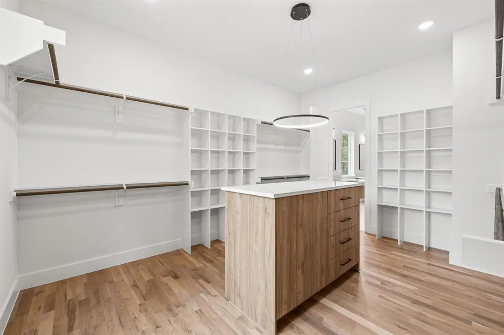 5916 Ellsworth Avenue