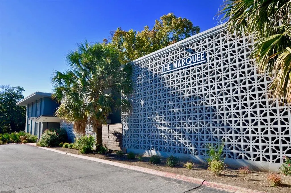 5515 Gaston Avenue, #214