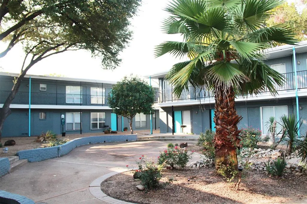 5515 Gaston Avenue, #214