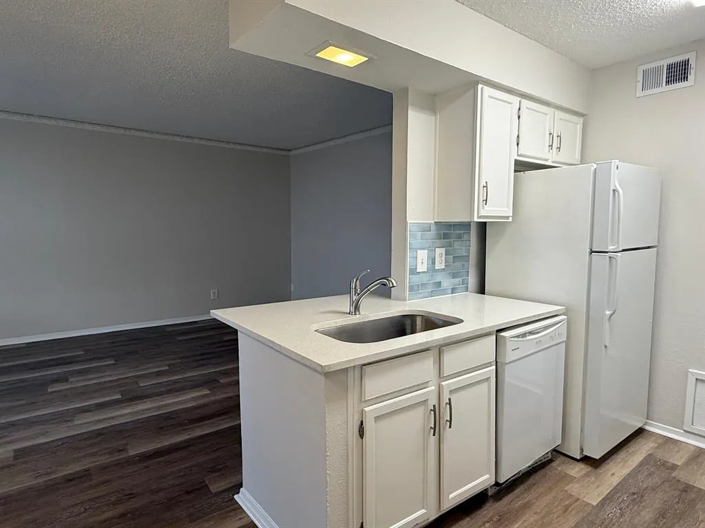 3624 Parkridge Drive, #214