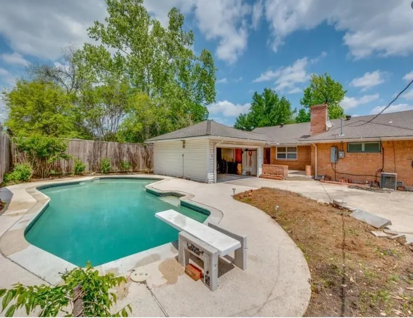 6225 Berryhill Street