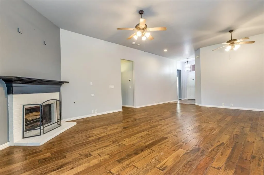 1004 Broken Spoke Drive