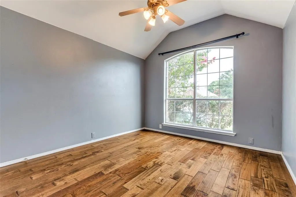 1004 Broken Spoke Drive