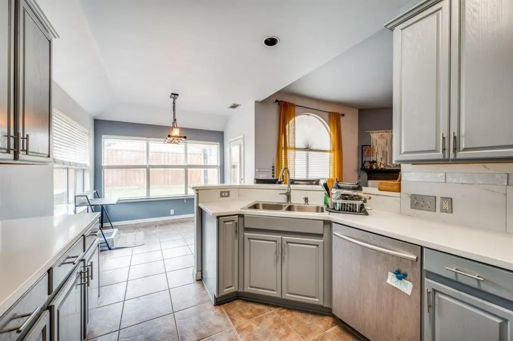 1004 Broken Spoke Drive