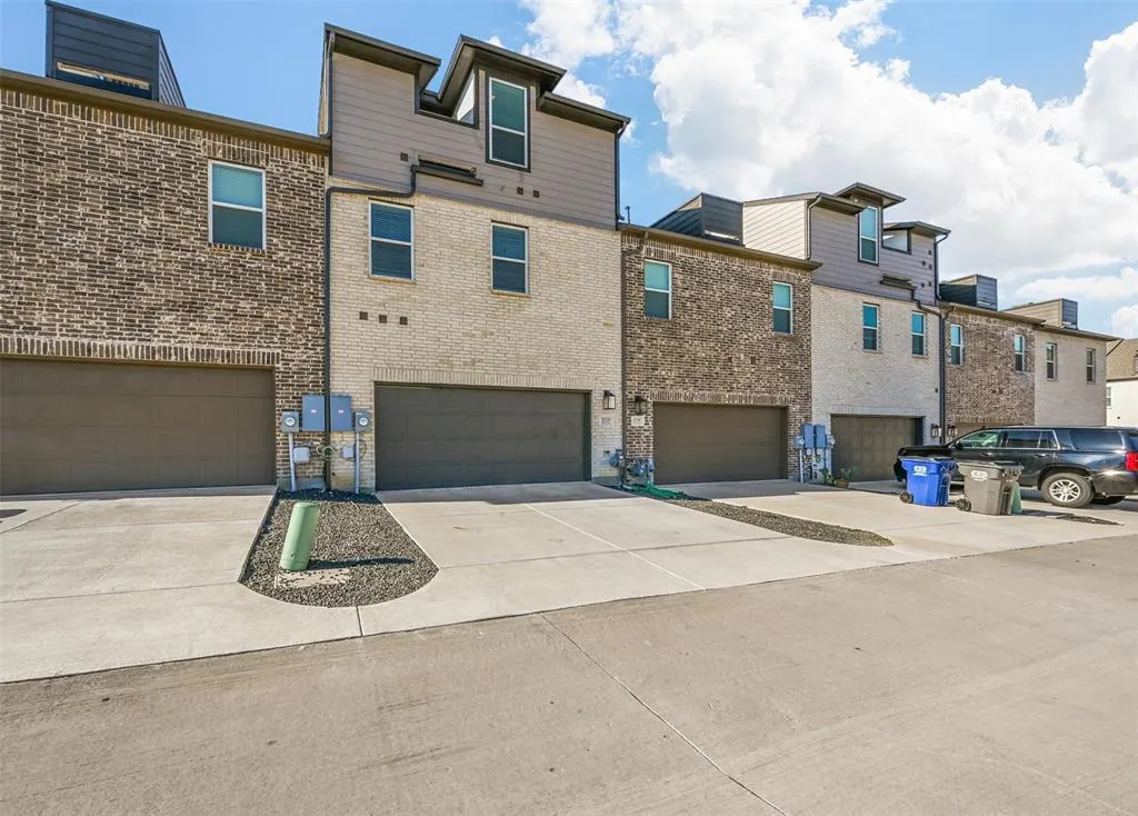 2226 Adena Springs Drive