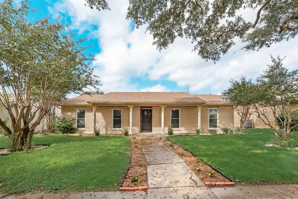 8515 Baumgarten Drive