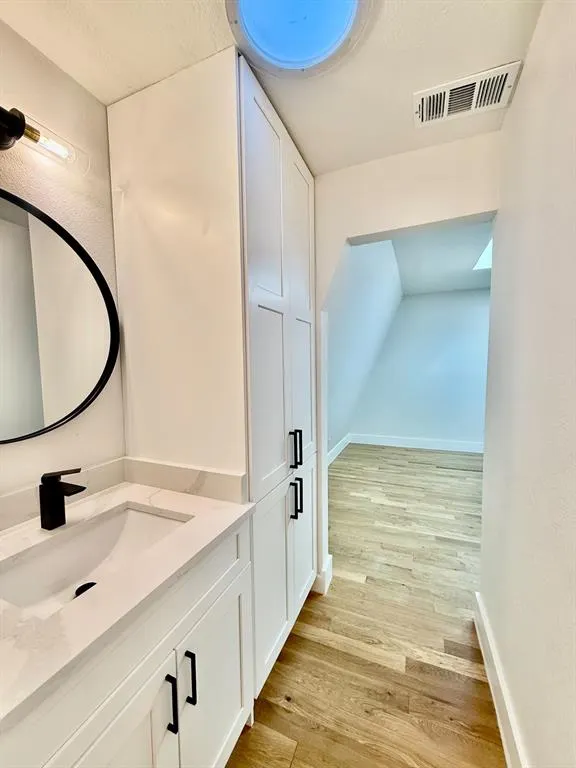 3929 Buena Vista Street, #F