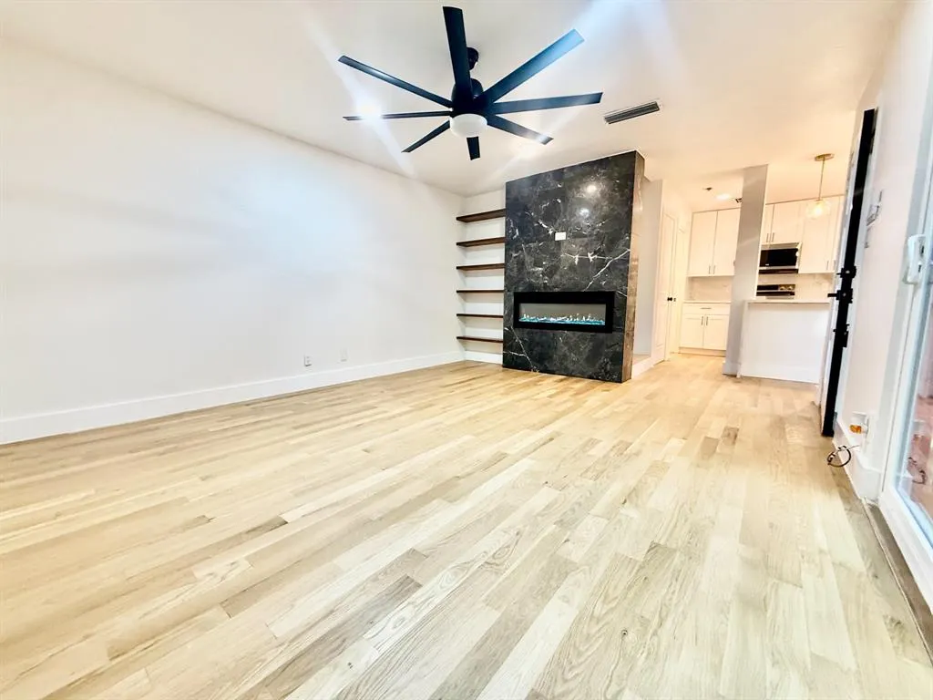 3929 Buena Vista Street, #F