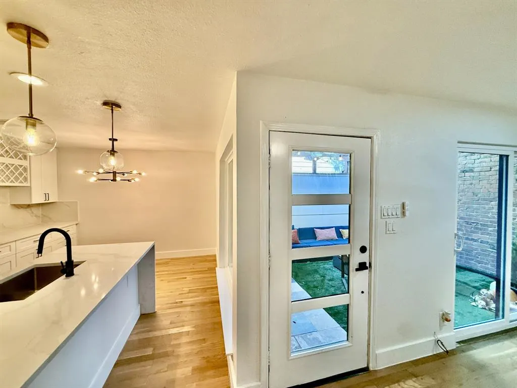 3929 Buena Vista Street, #F