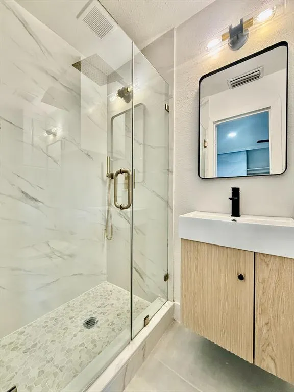 3929 Buena Vista Street, #F