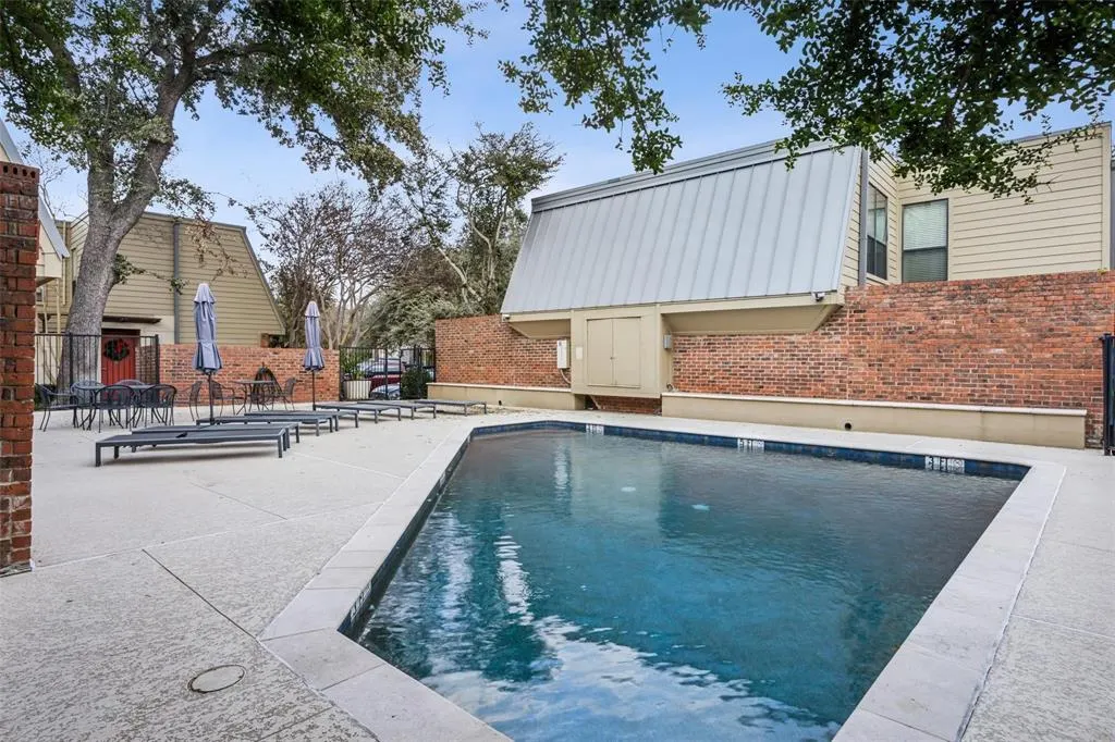 3929 Buena Vista Street, #F