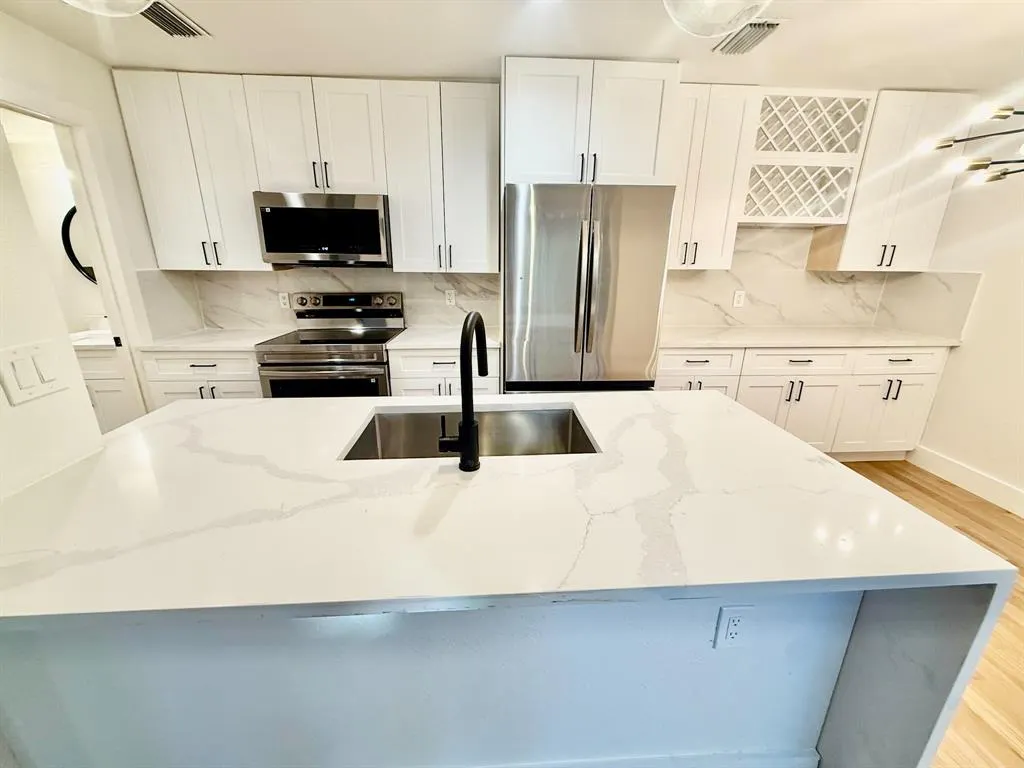 3929 Buena Vista Street, #F