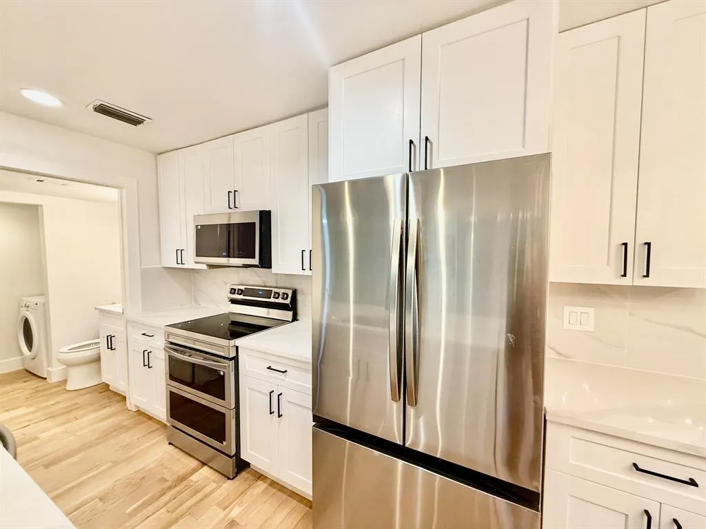 3929 Buena Vista Street, #F