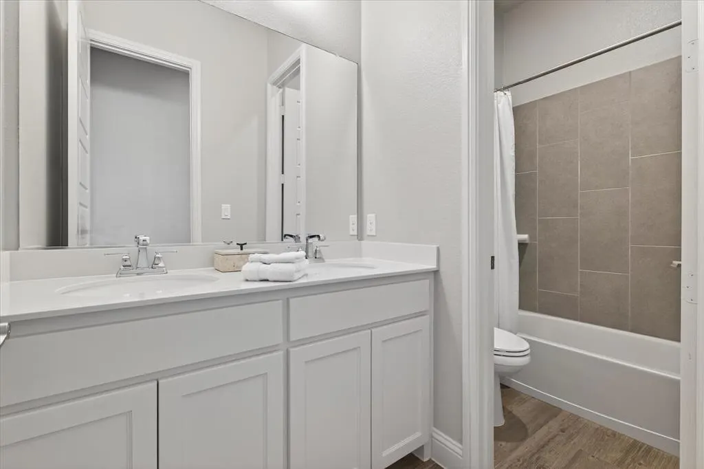 1724 Hollyhock Drive