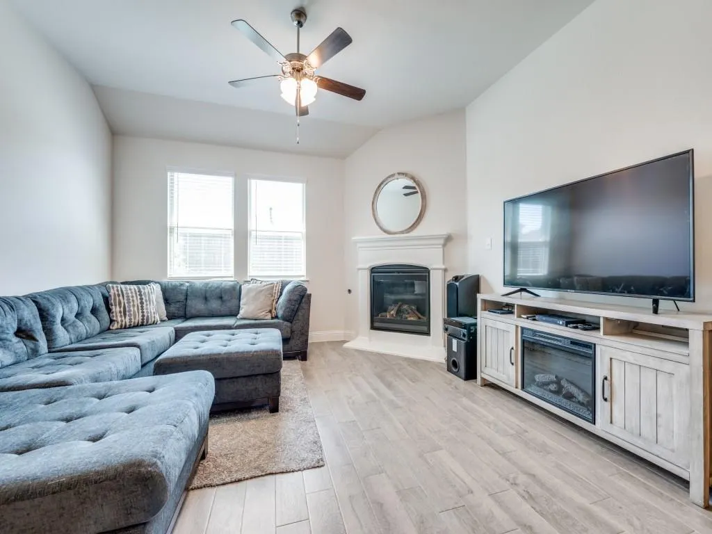 10912 Canyon Mine Drive