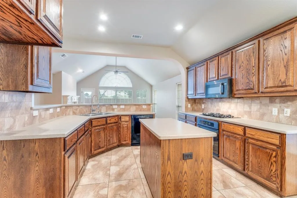 6723 LEE MEADOW Drive