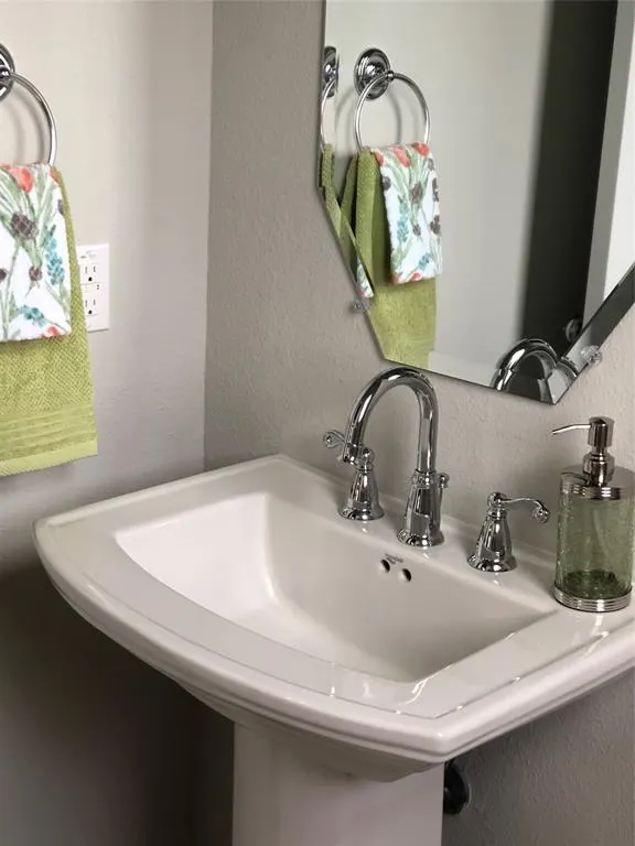 6110 Rainbow Valley Place