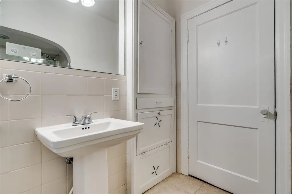 4012 Prescott Avenue