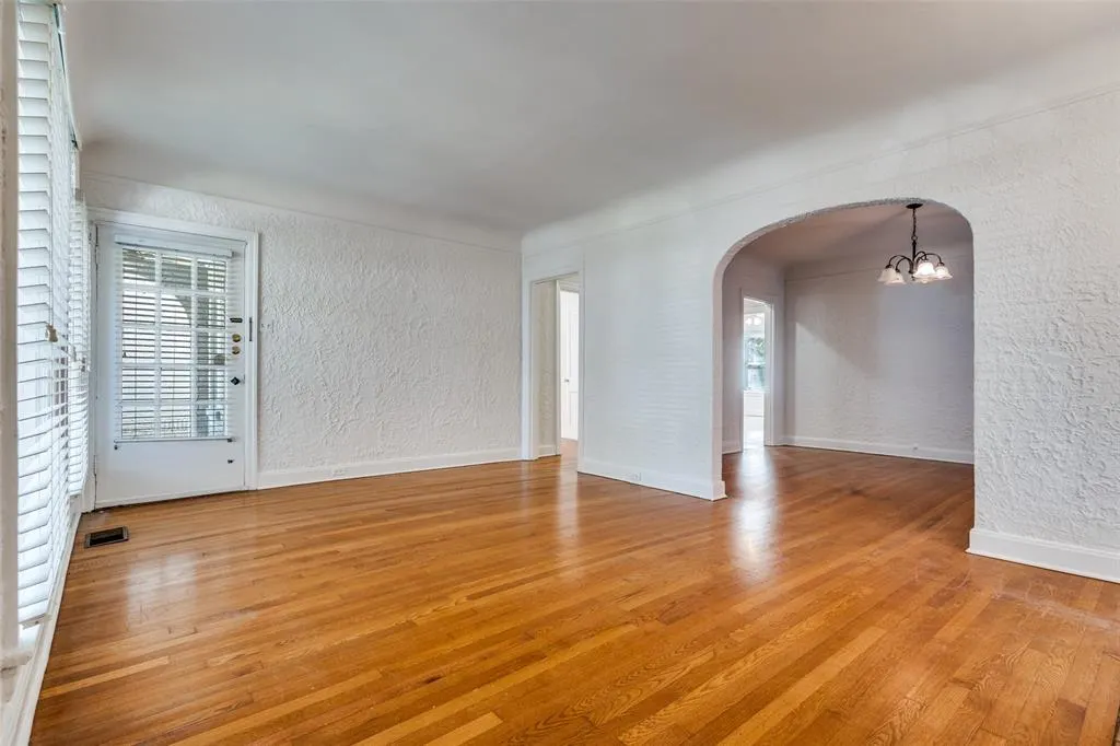 4012 Prescott Avenue