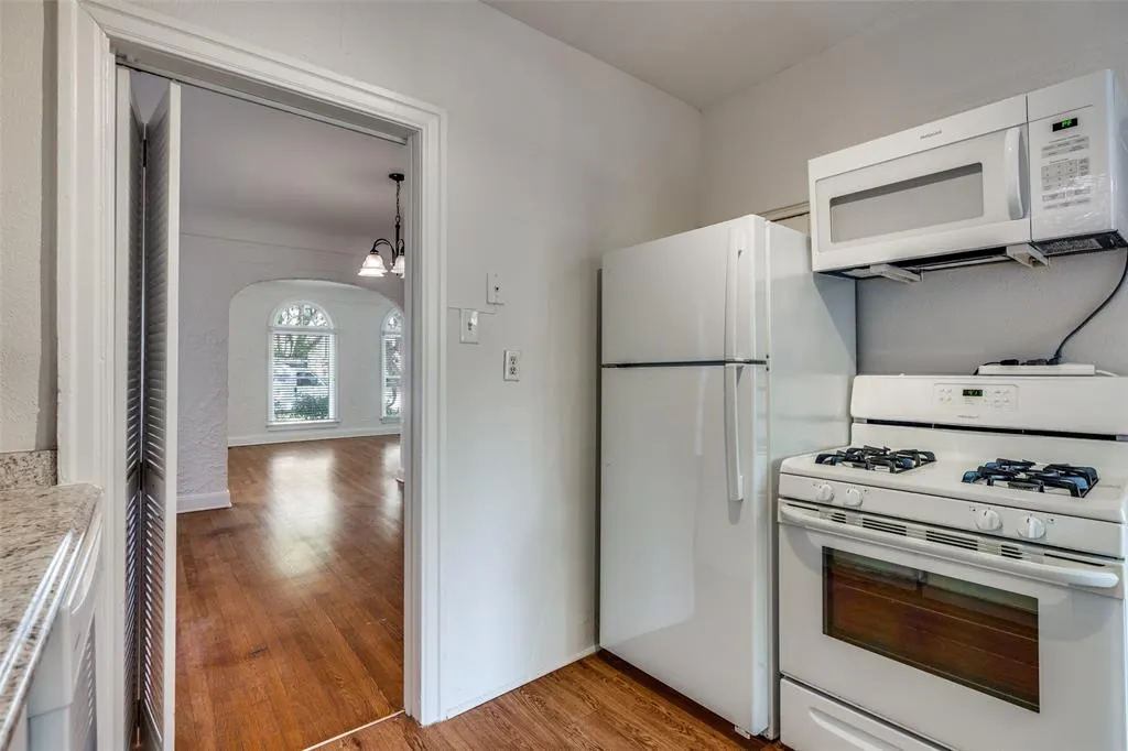 4012 Prescott Avenue