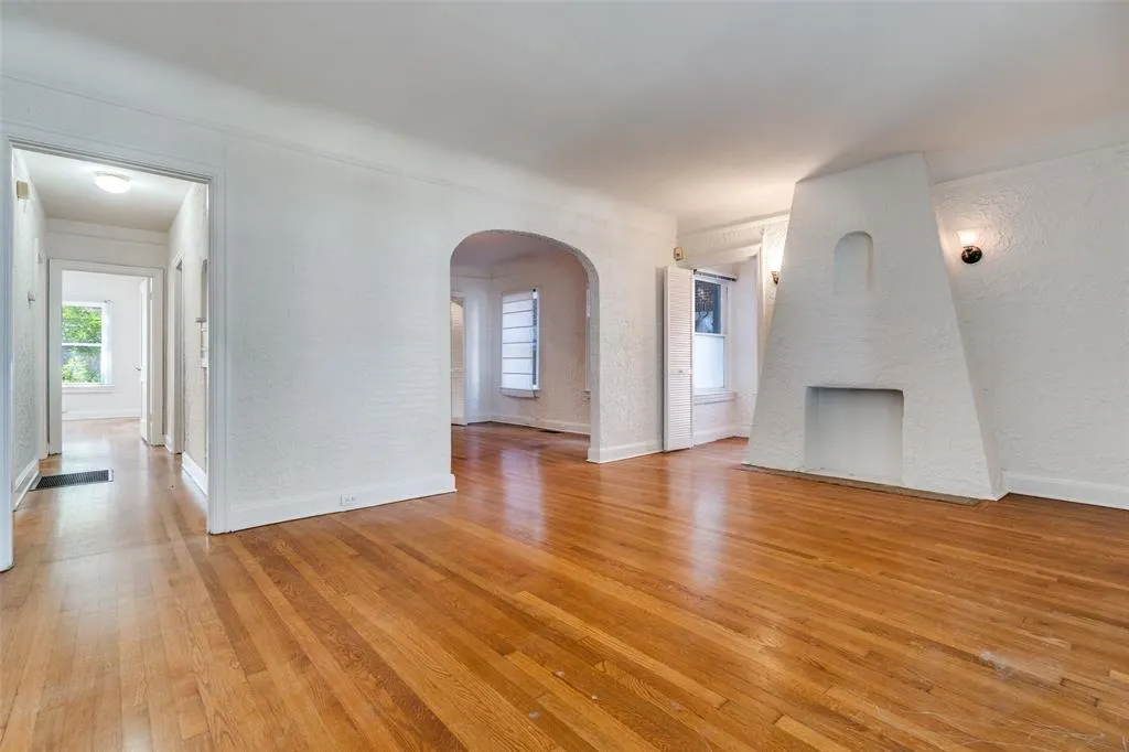 4012 Prescott Avenue