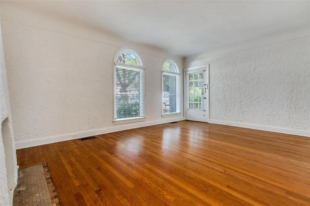 4012 Prescott Avenue