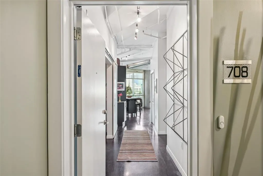 1001 Belleview Street, #708