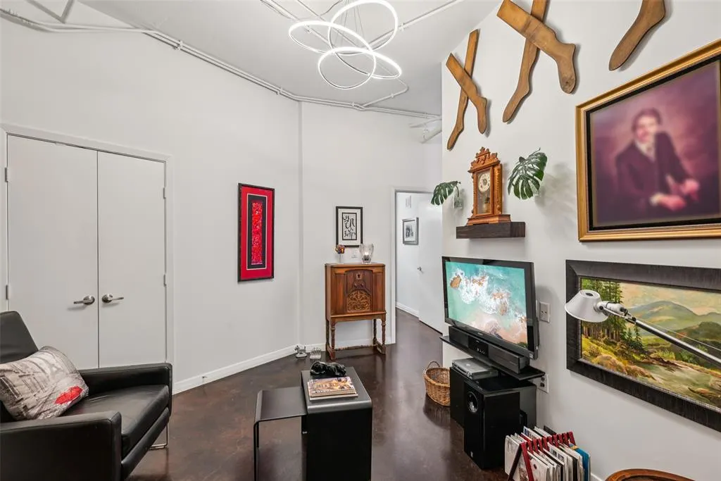 1001 Belleview Street, #708